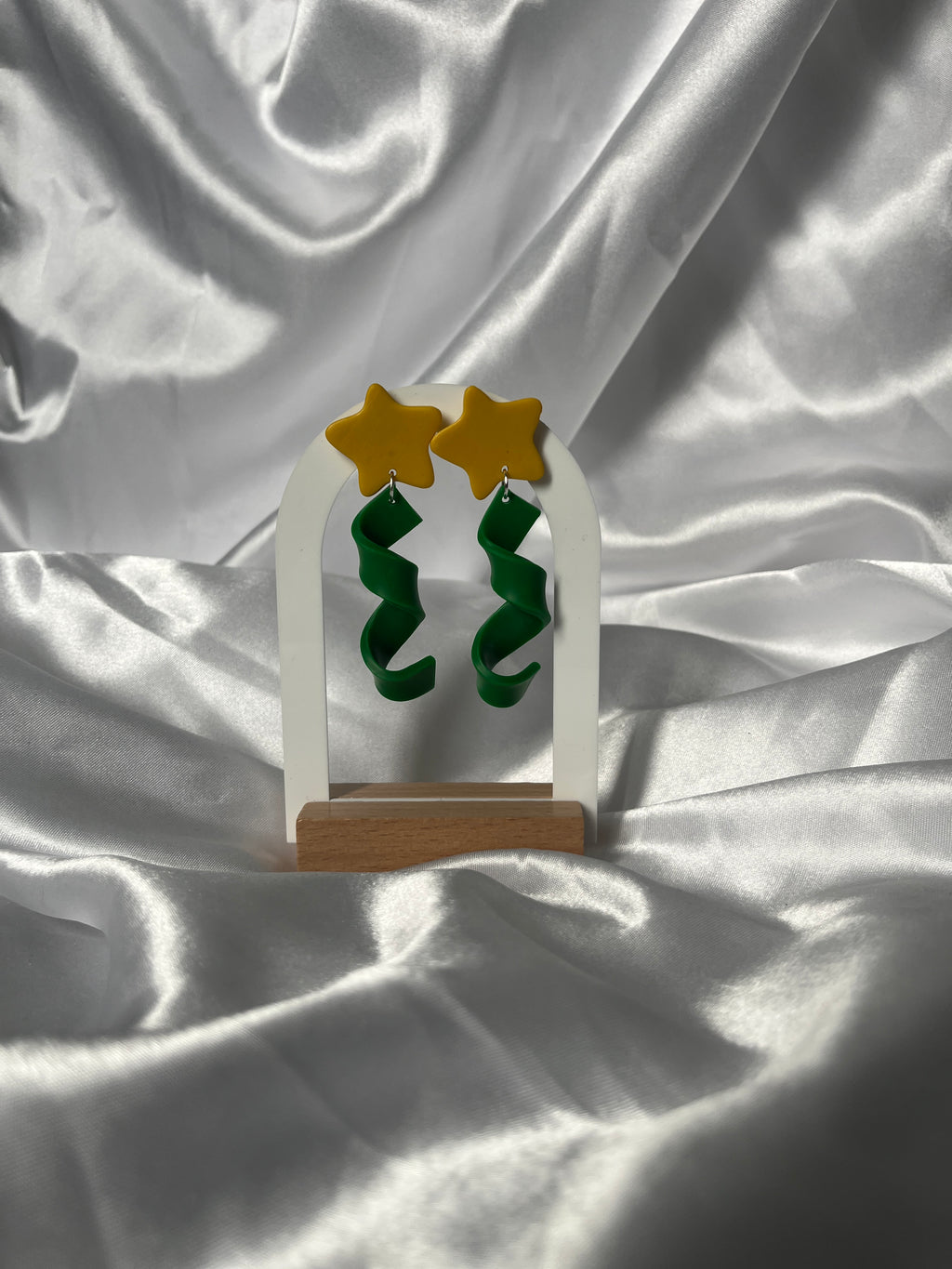 Felicita aretes
