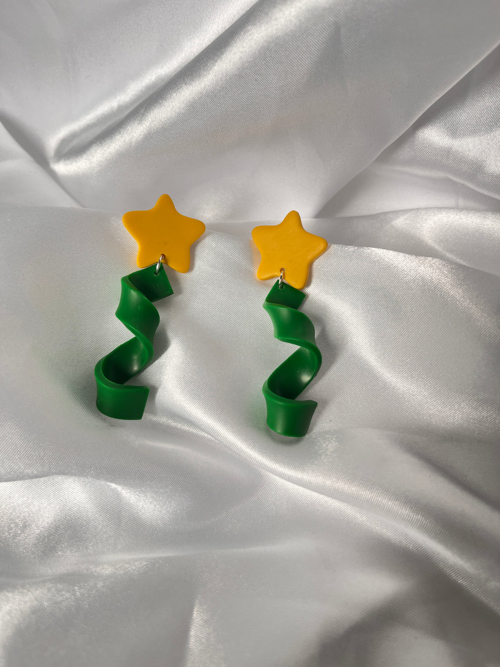 Felicita aretes