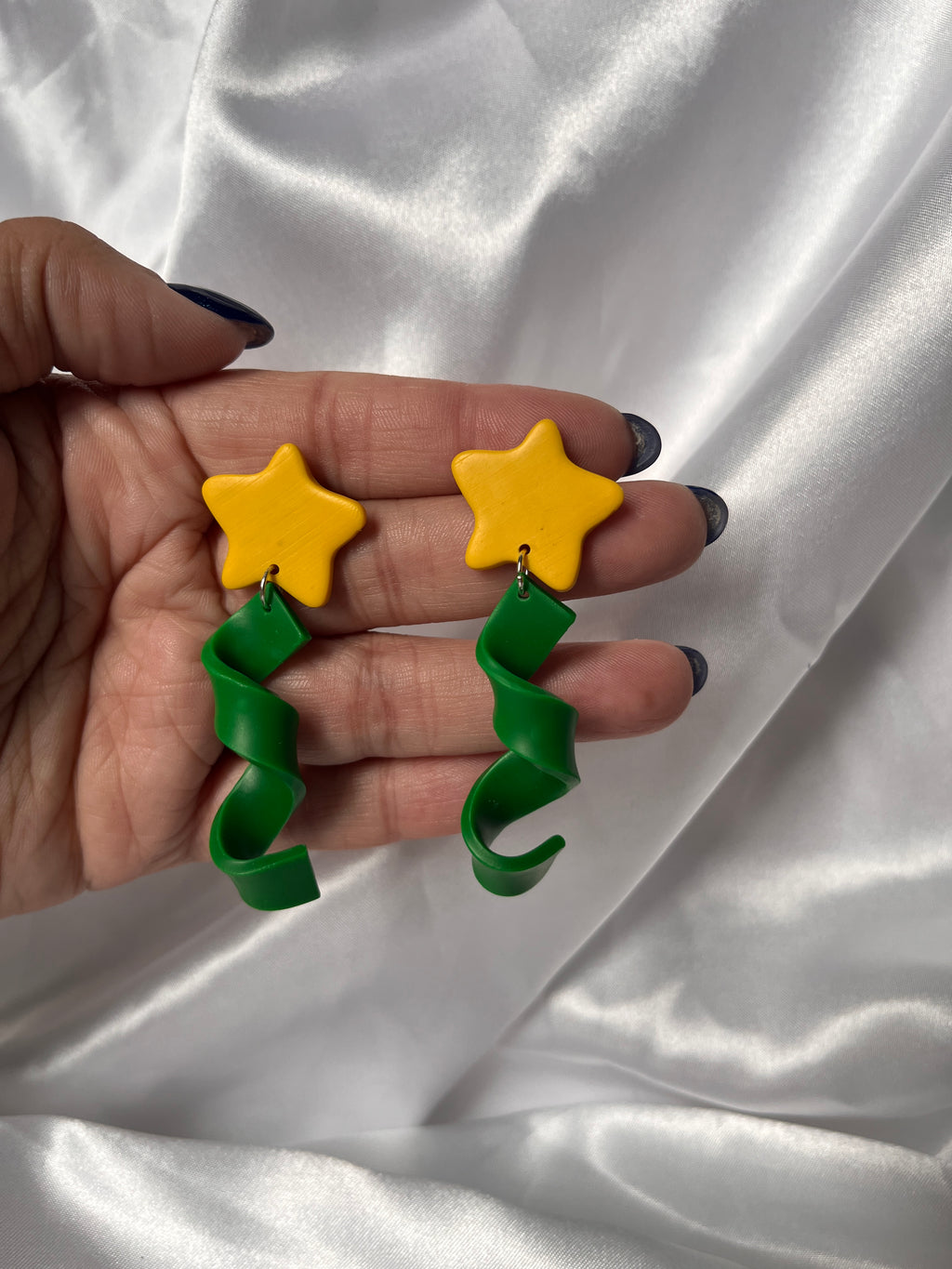 Felicita aretes