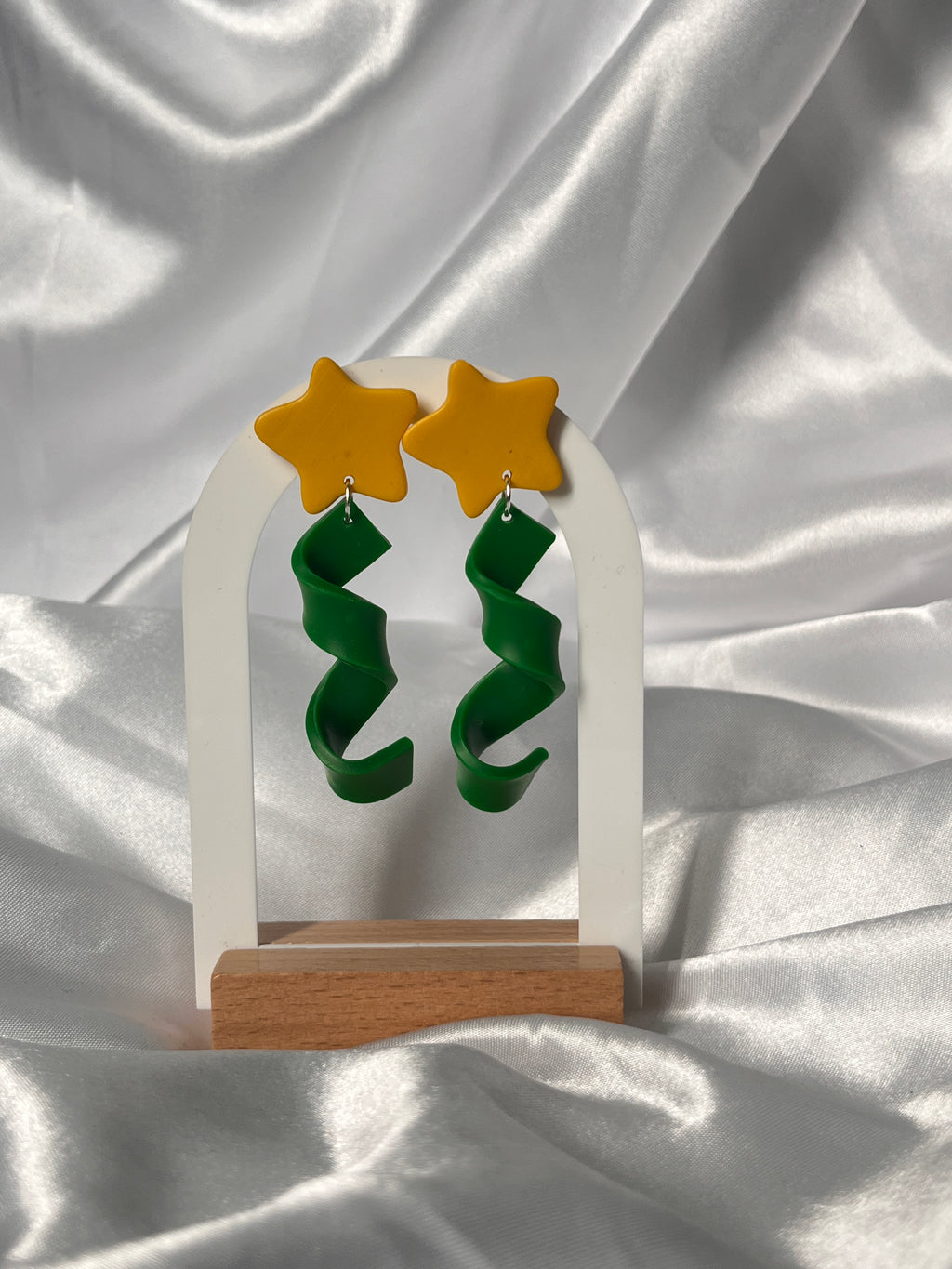 Felicita aretes
